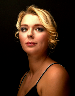 Fotograaf: Eddy Stekkinger Model: Chantel Duijf Visagie & Hairstyling: Monika Murris-Nikken